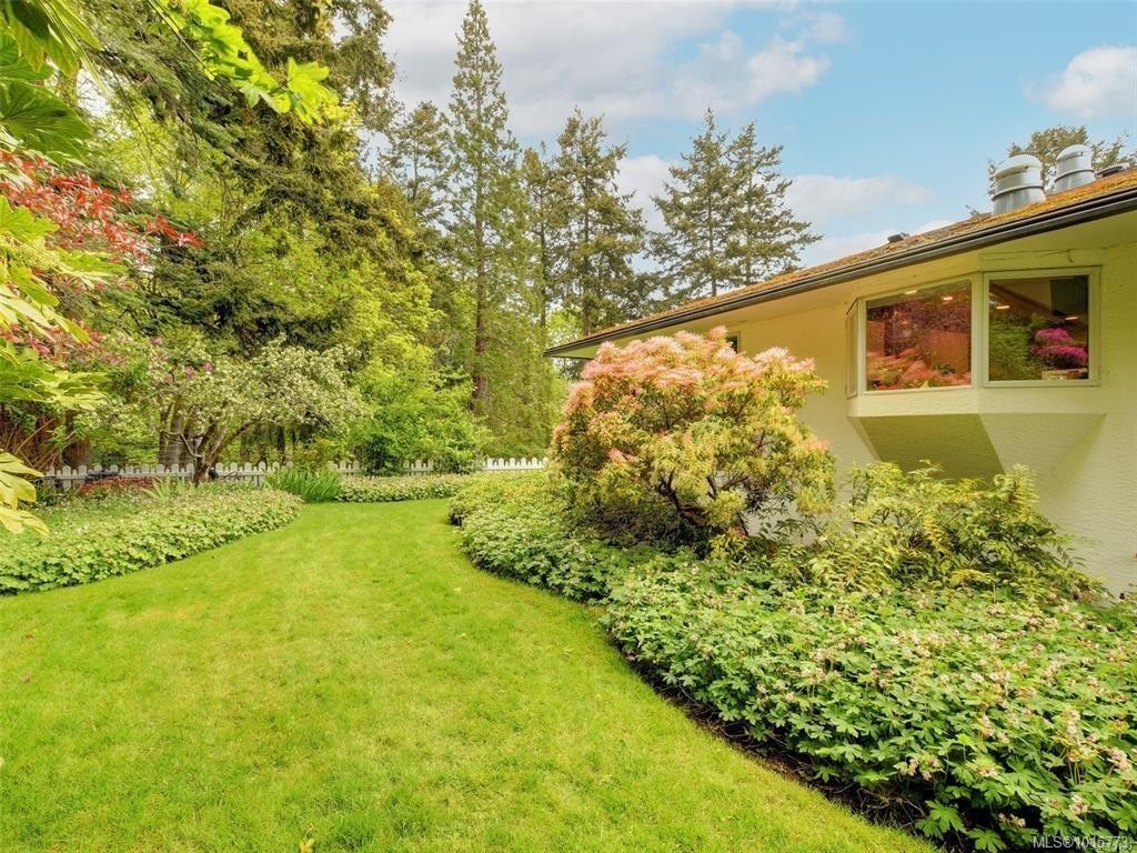 2559 Bermuda Pl, Saanich, BC