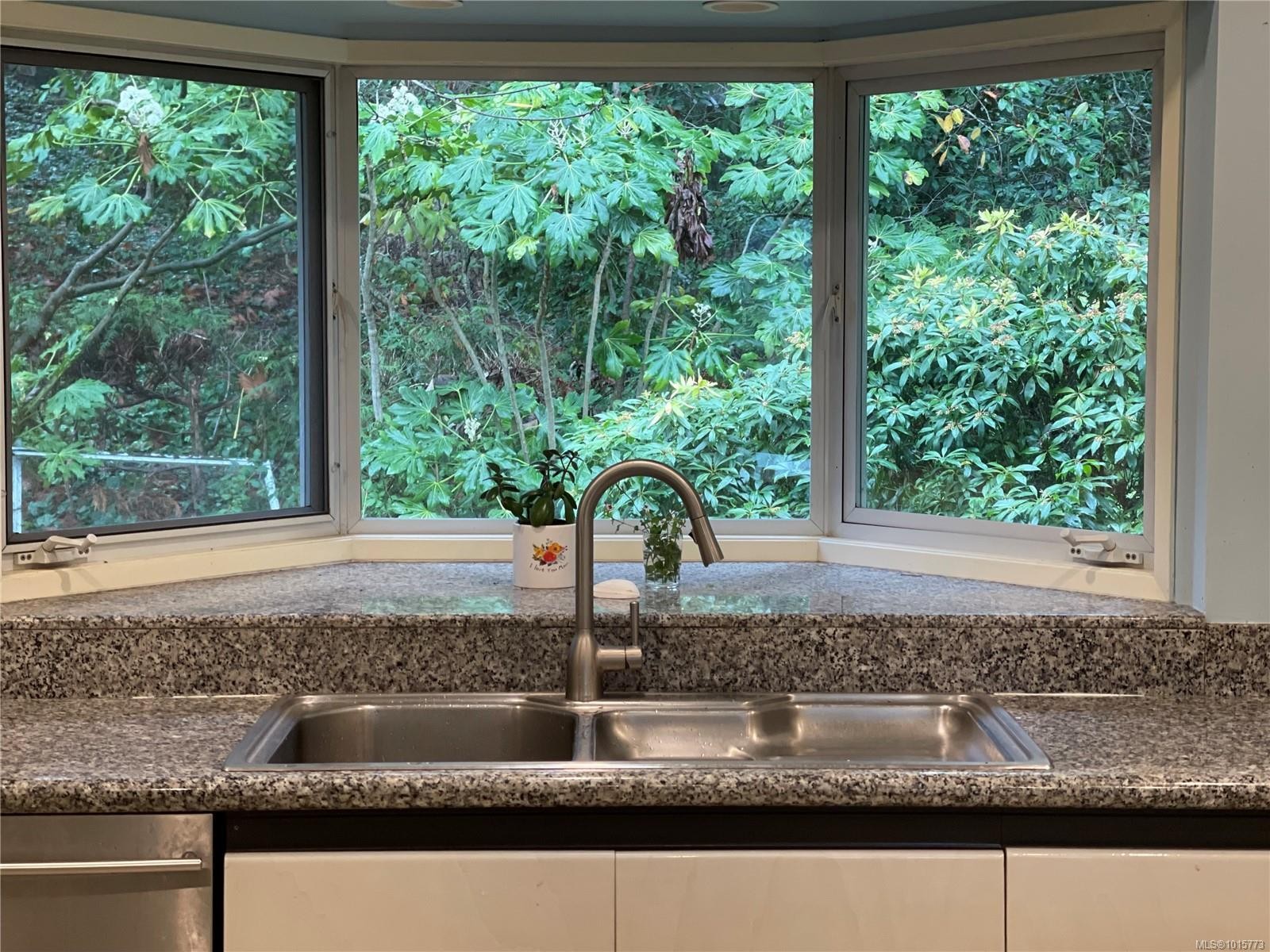 2559 Bermuda Pl, Saanich, BC