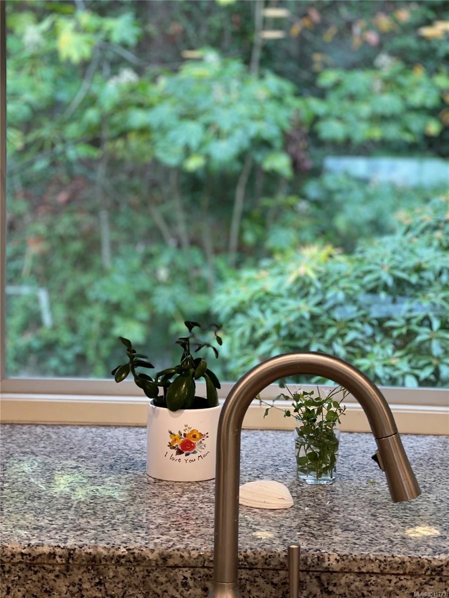 2559 Bermuda Pl, Saanich, BC