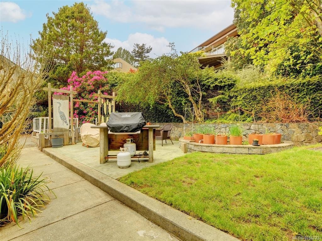 2559 Bermuda Pl, Saanich, BC