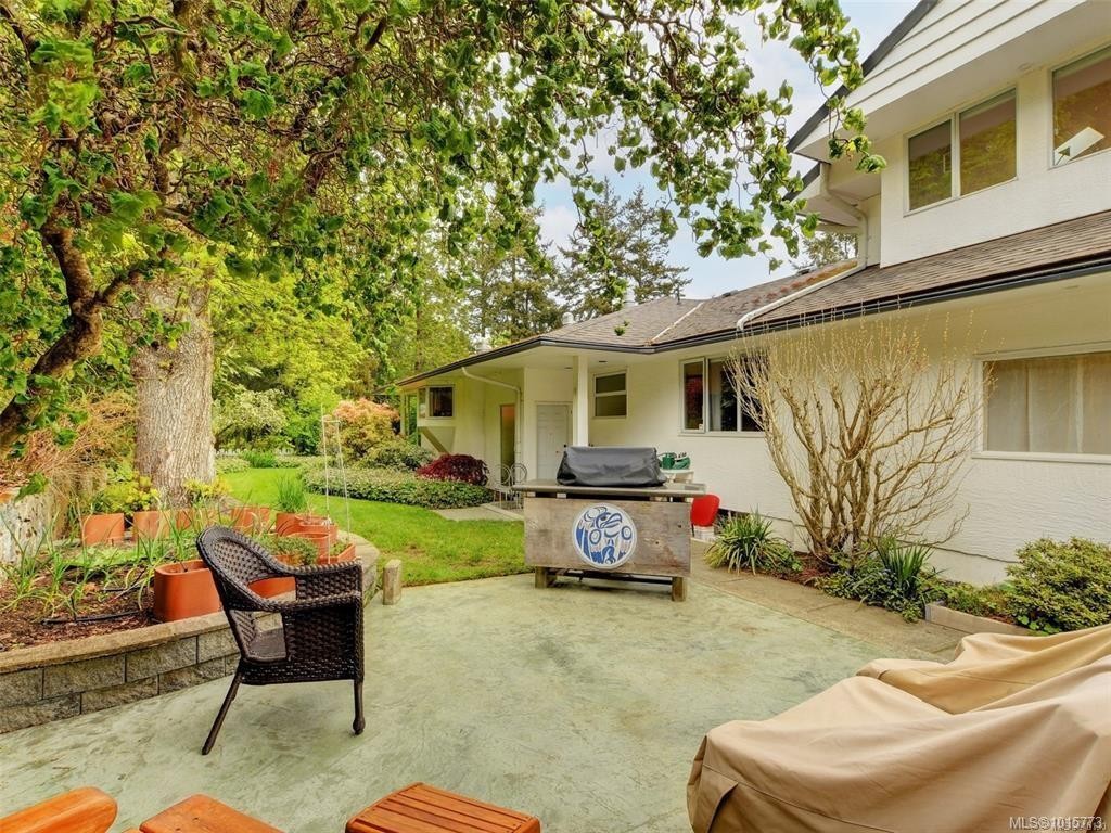 2559 Bermuda Pl, Saanich, BC