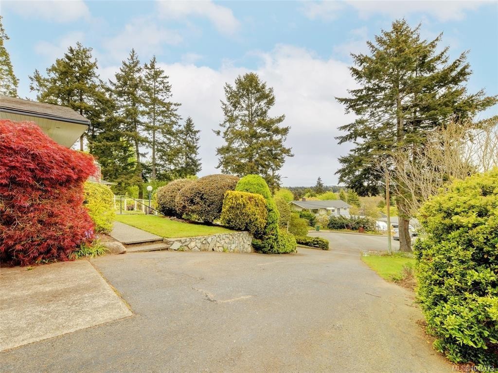 2559 Bermuda Pl, Saanich, BC