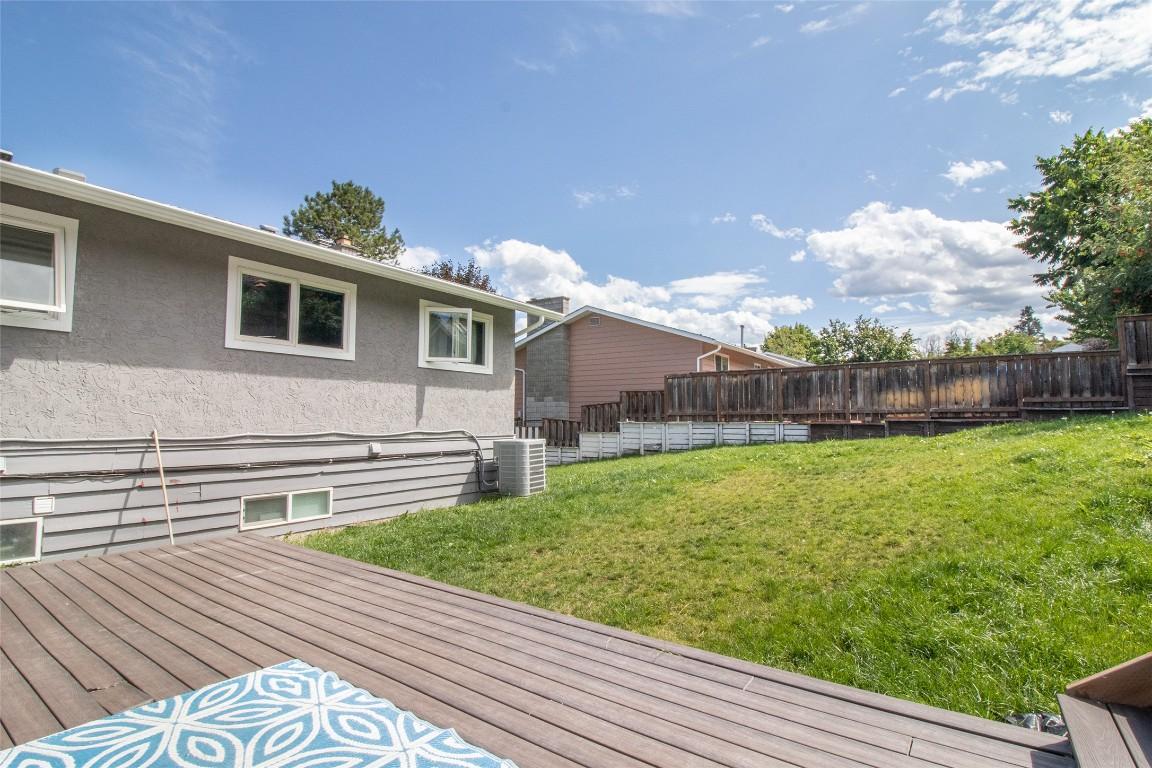 2160 Lynrick Road, Kelowna, BC - Outdoor With Exterior