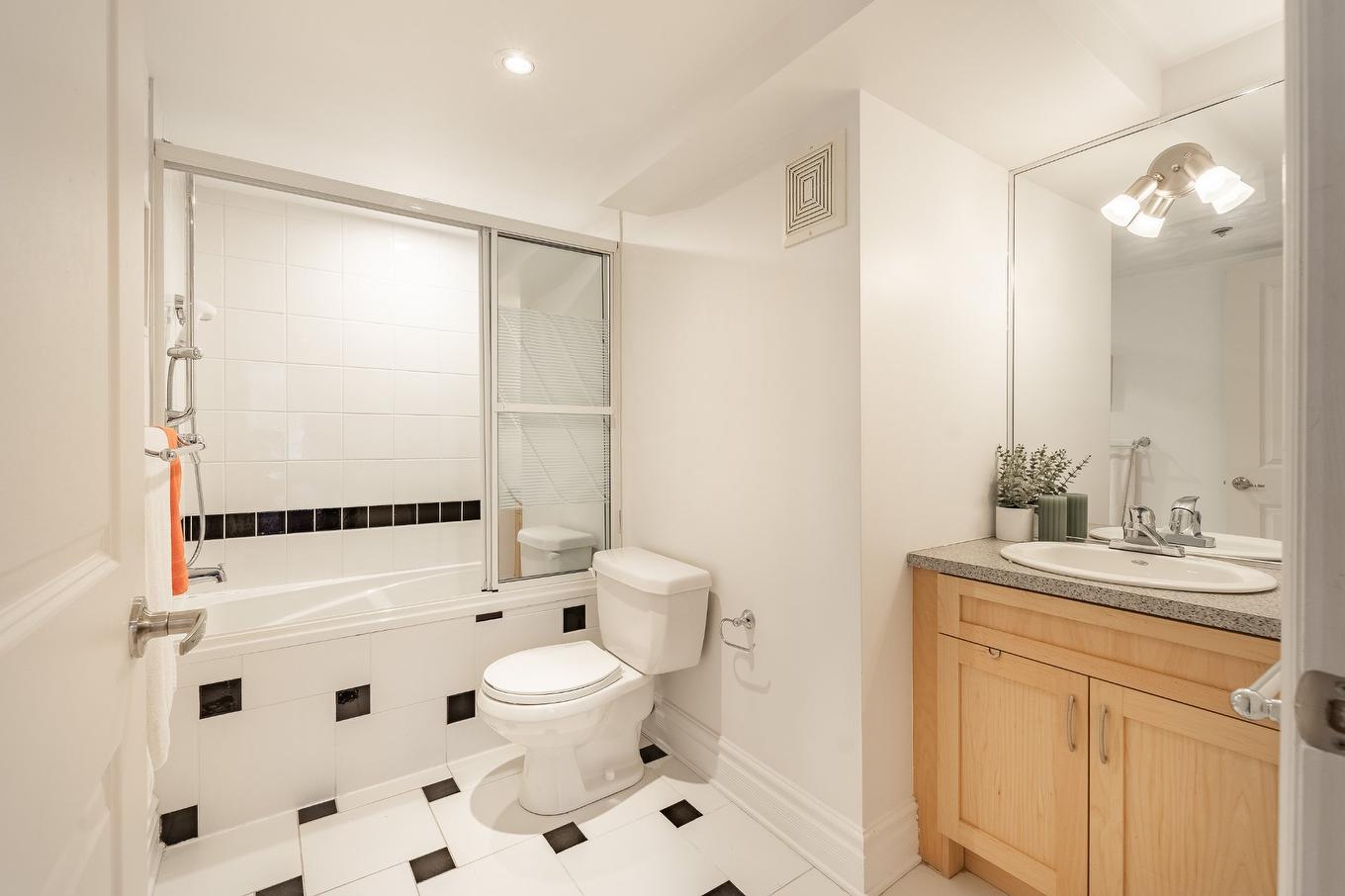 Bathroom - 212-65 Boul. René-Lévesque E., Montréal (Ville-Marie), QC - Indoor Photo Showing Bathroom