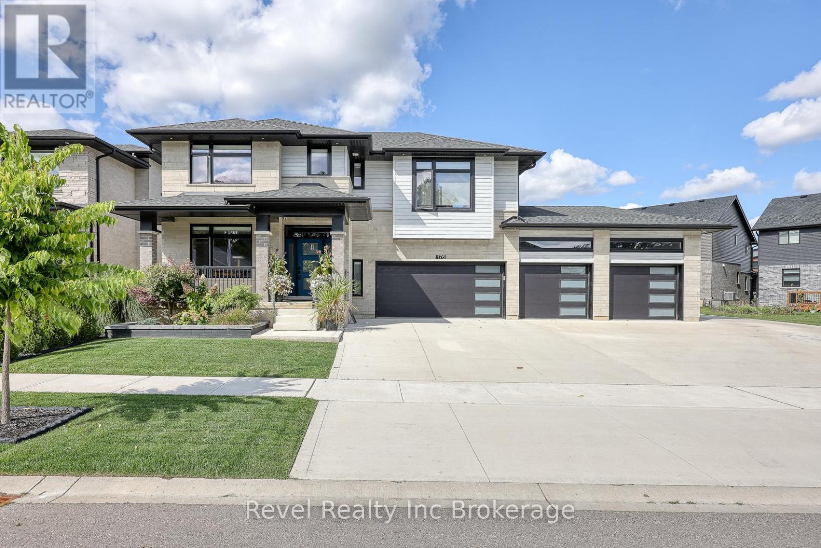 176 Tamarack Boulevard, Woodstock (Woodstock - North), ON - Outdoor With Facade