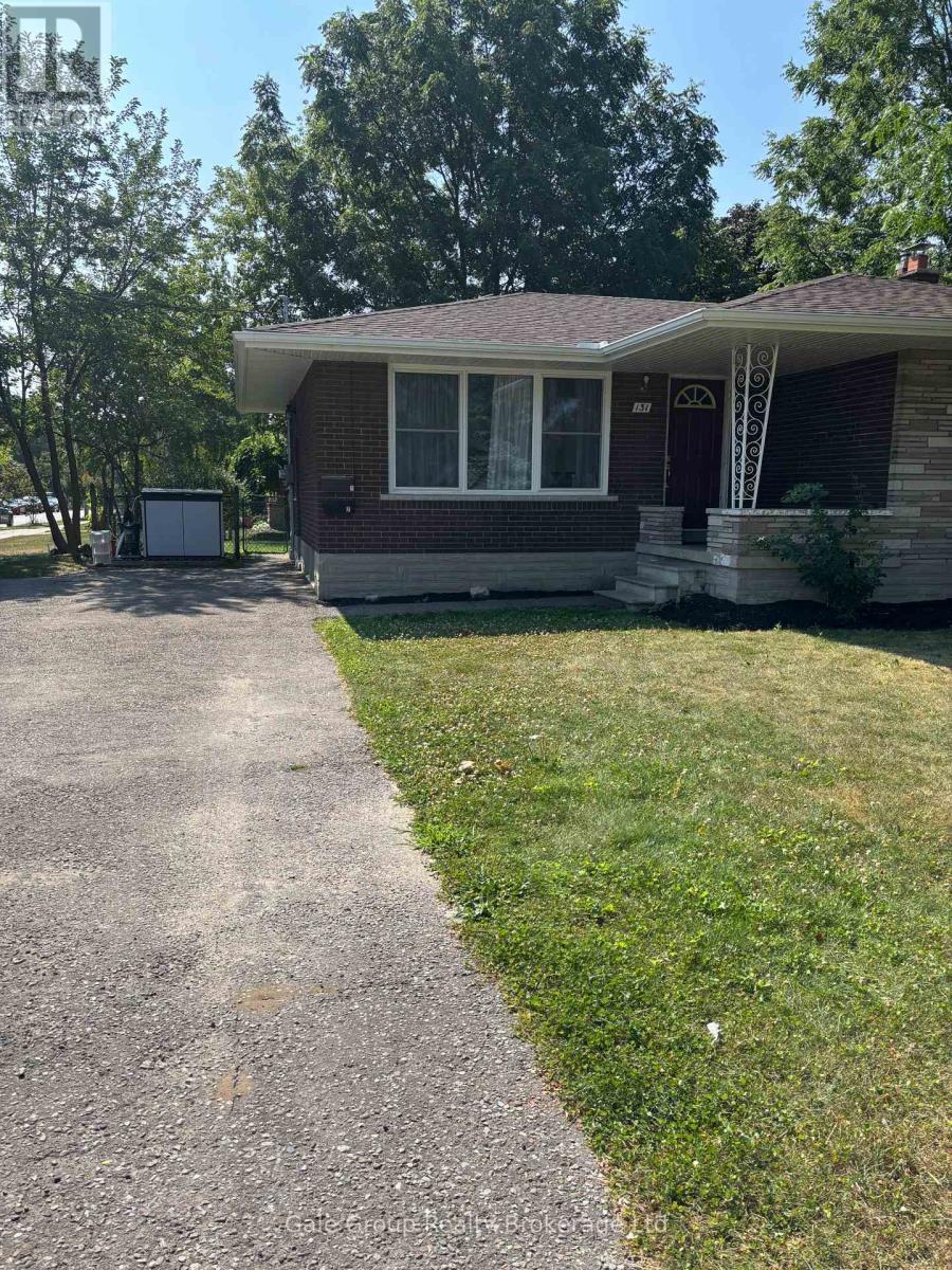 B - Lower Level - 131 Kinzie Avenue, Kitchener, ON - Outdoor