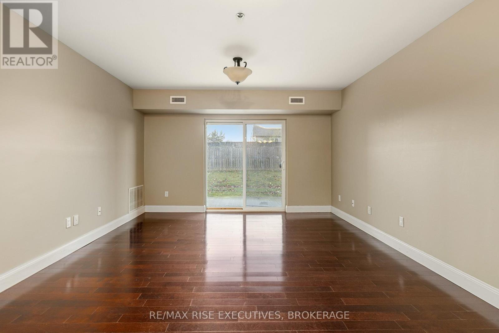 405 - 539 Armstrong Road, Kingston (East Gardiners Rd), ON - Indoor Photo Showing Other Room