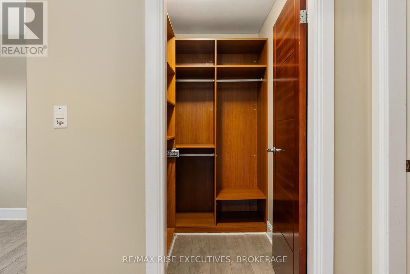 405 - 539 Armstrong Road, Kingston (East Gardiners Rd), ON - Indoor