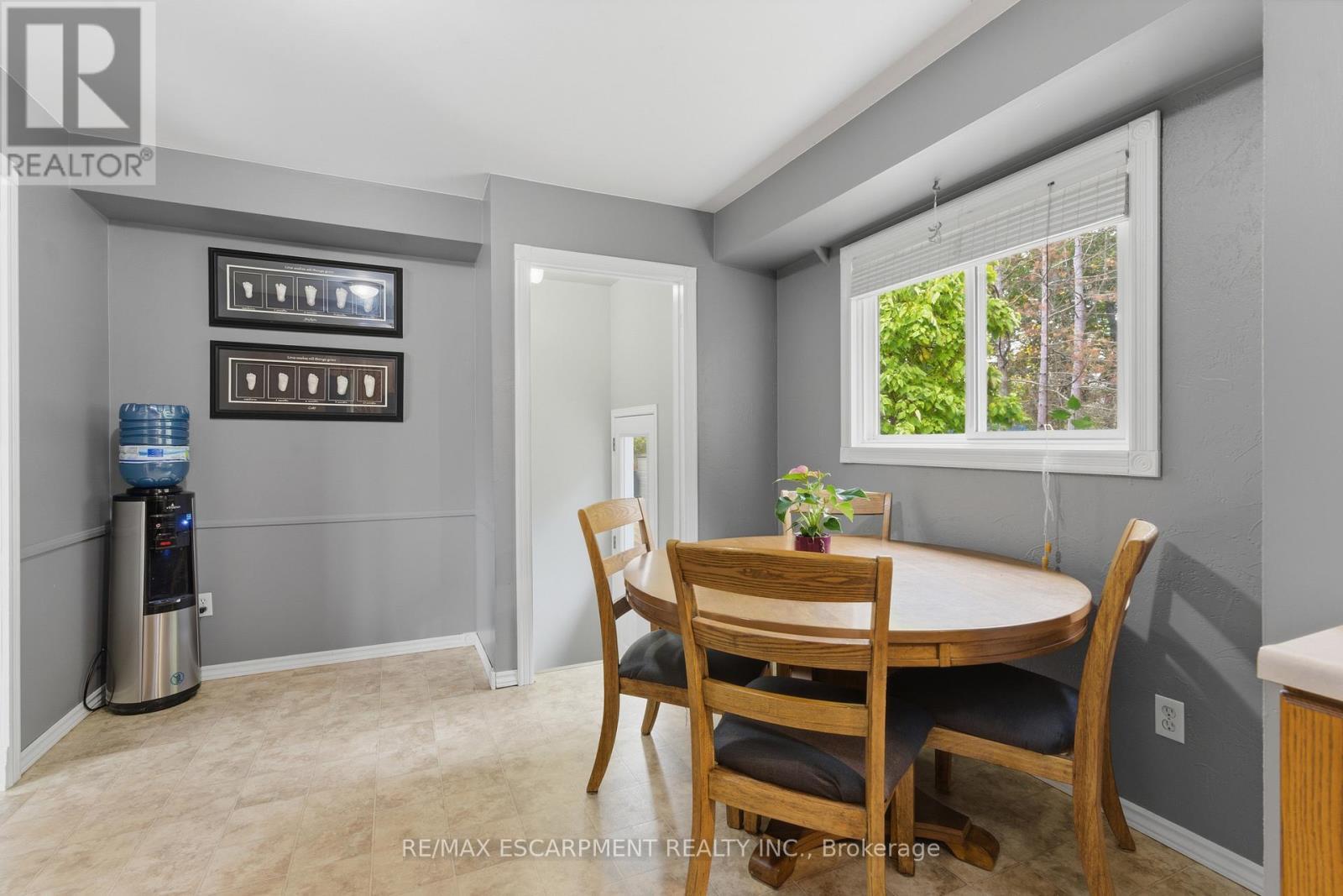 62 Oswego Park Road, Haldimand, ON - Indoor Photo Showing Dining Room