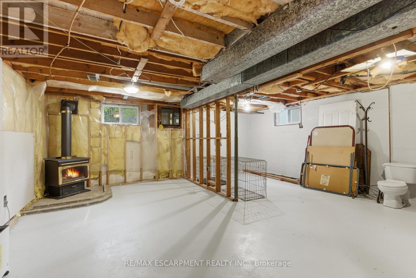 62 Oswego Park Road, Haldimand, ON - Indoor Photo Showing Basement