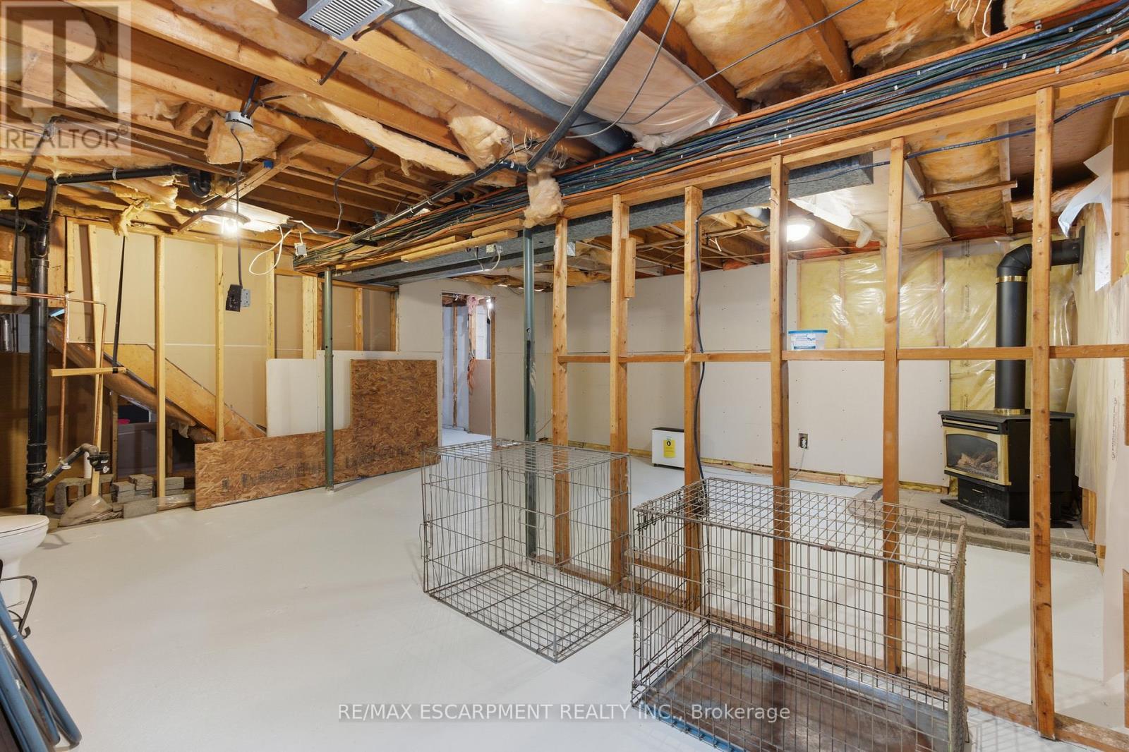 62 Oswego Park Road, Haldimand, ON - Indoor Photo Showing Basement