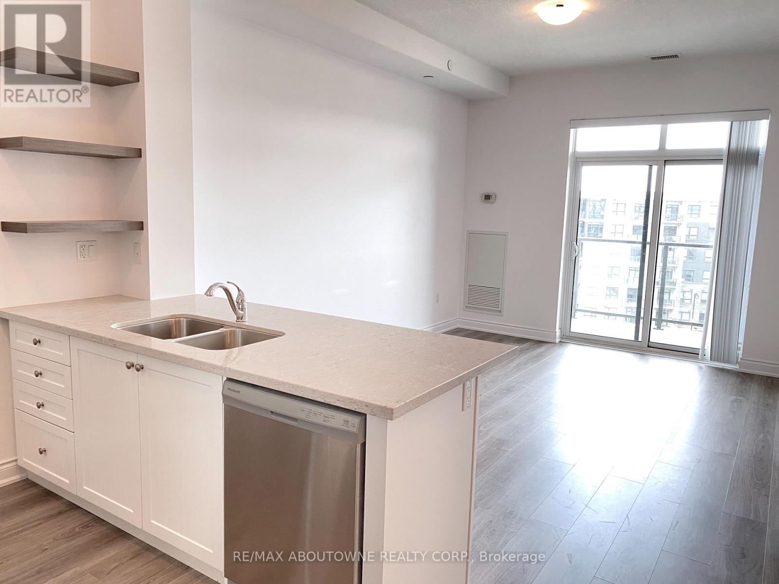 606 - 125 Shoreview Place, Hamilton, ON - Indoor Photo Showing Kitchen With Double Sink