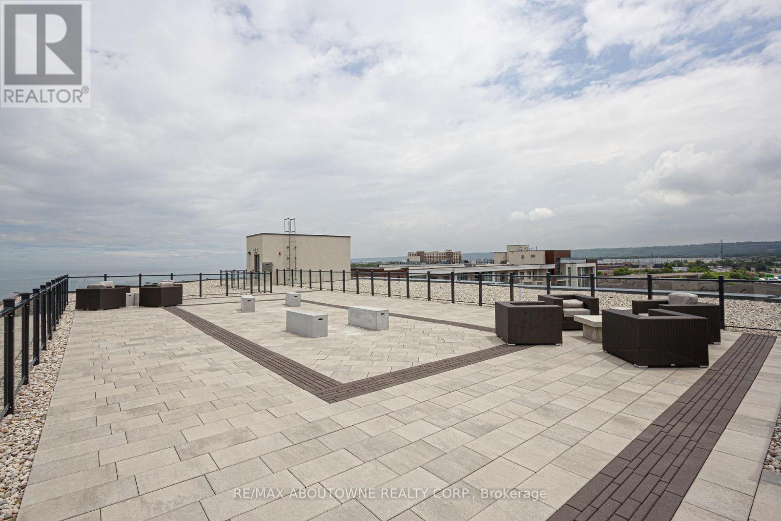 606 - 125 Shoreview Place, Hamilton, ON - Outdoor