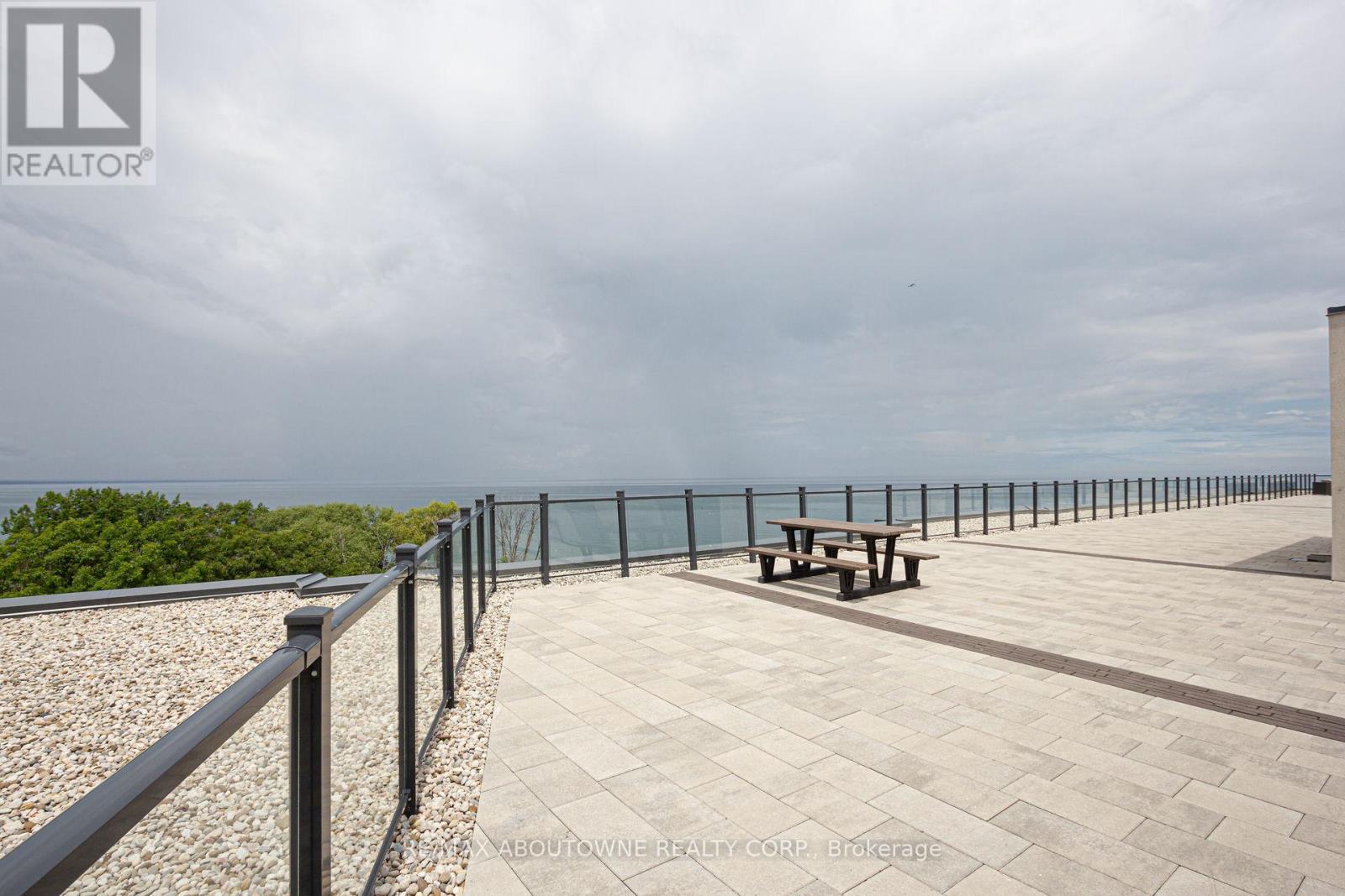 606 - 125 Shoreview Place, Hamilton, ON - Outdoor