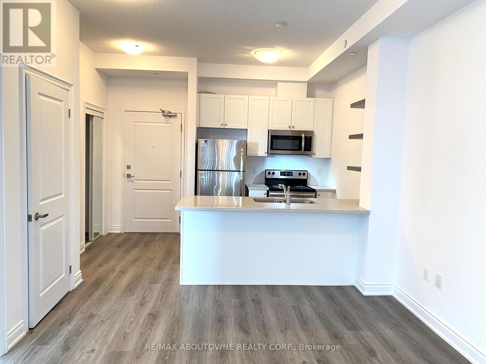 606 - 125 Shoreview Place, Hamilton, ON - Indoor Photo Showing Kitchen