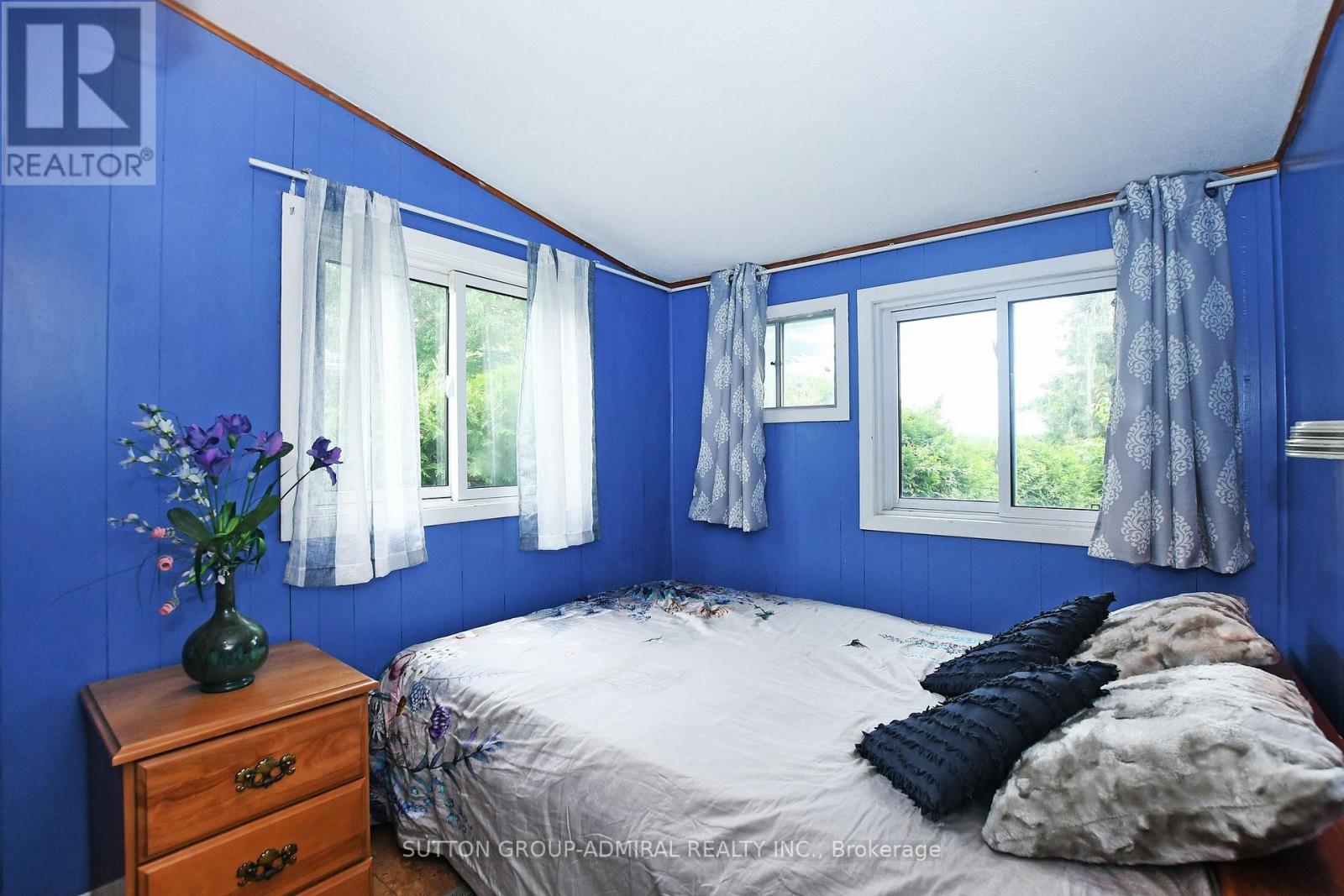 70 Antiquary Road, Kawartha Lakes, ON - Indoor Photo Showing Bedroom