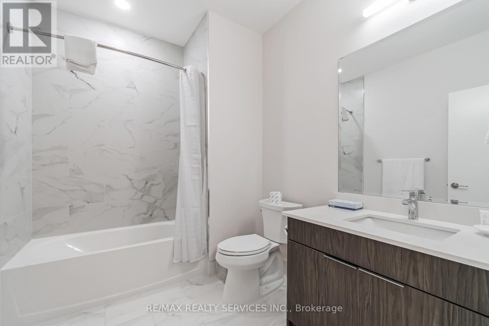 #8 - 30 Dean Park Road, Toronto, ON - Indoor Photo Showing Bathroom