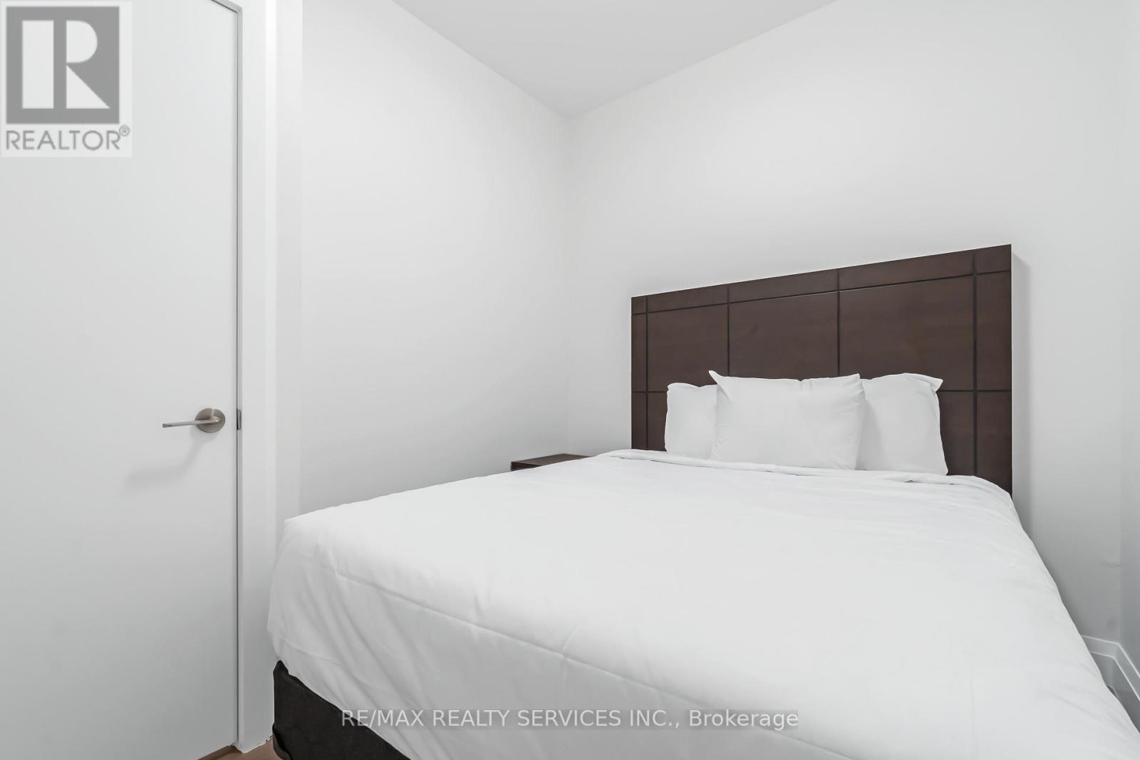 #8 - 30 Dean Park Road, Toronto, ON - Indoor Photo Showing Bedroom