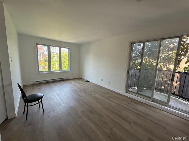 Living room - 6803 Rue Hadley, Montréal (Le Sud-Ouest), QC - Indoor Photo Showing Other Room