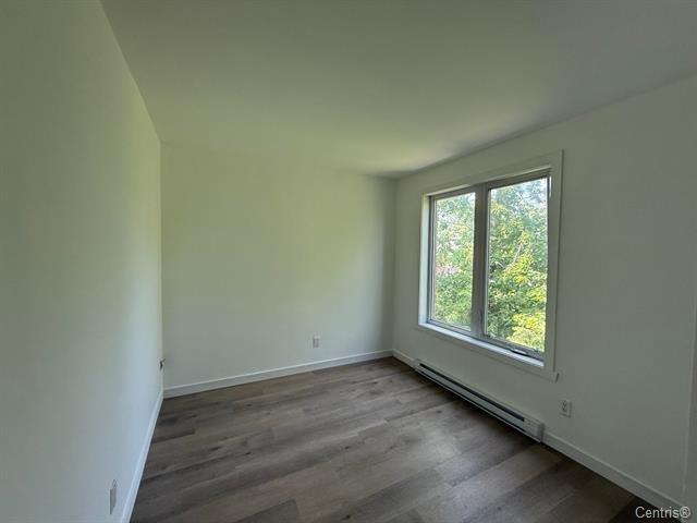 Bedroom - 6803 Rue Hadley, Montréal (Le Sud-Ouest), QC - Indoor Photo Showing Other Room