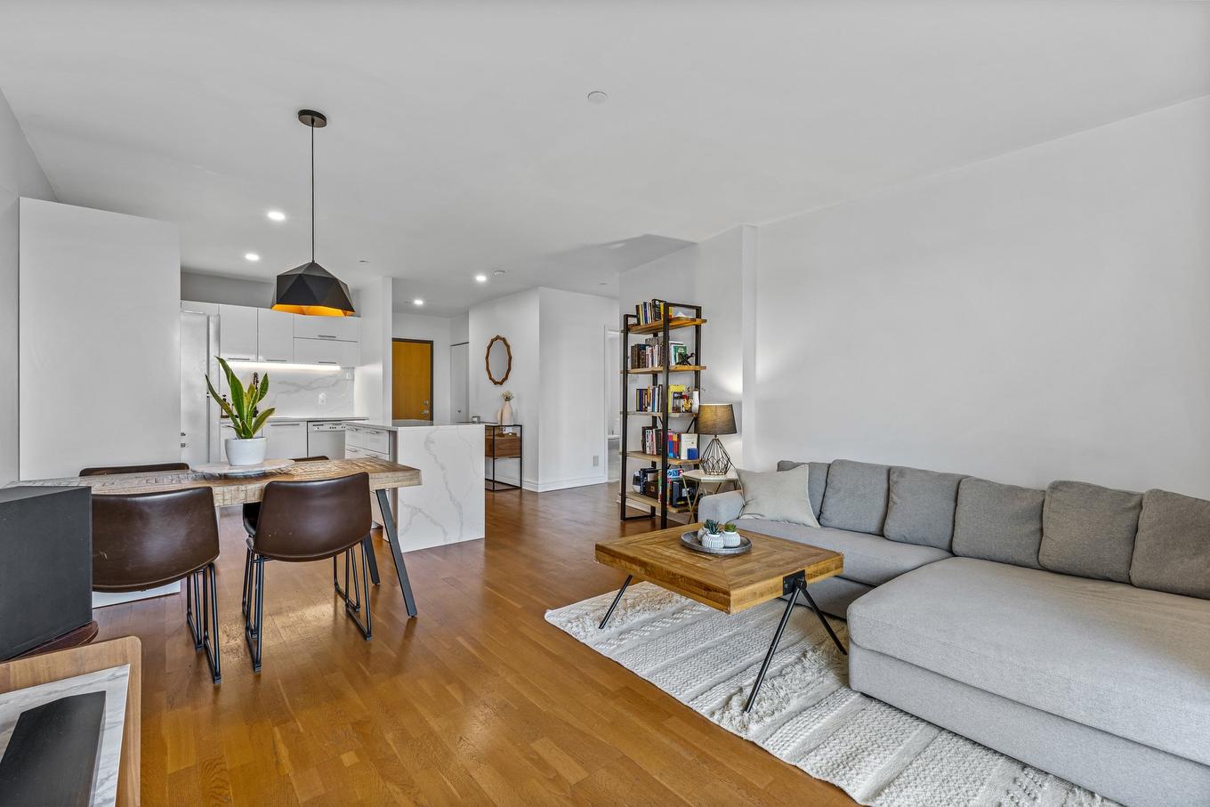 Vue d'ensemble - 301-1445 Boul. Le Corbusier, Laval (Laval-Des-Rapides), QC - Indoor Photo Showing Living Room