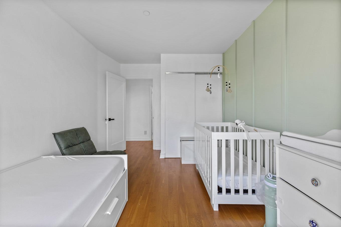 Chambre à coucher - 301-1445 Boul. Le Corbusier, Laval (Laval-Des-Rapides), QC - Indoor Photo Showing Bedroom