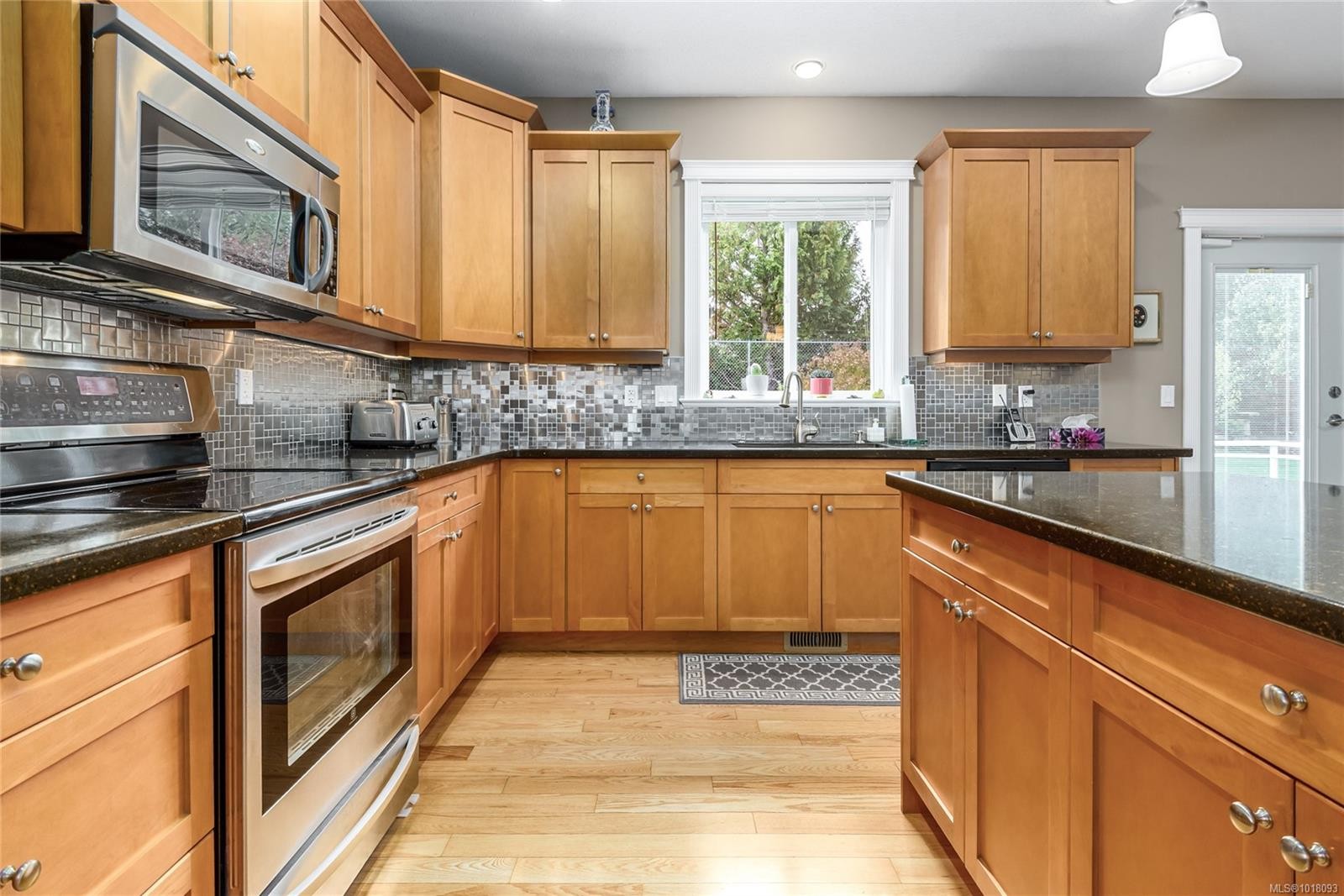 539 Spitfire Dr, Comox, BC