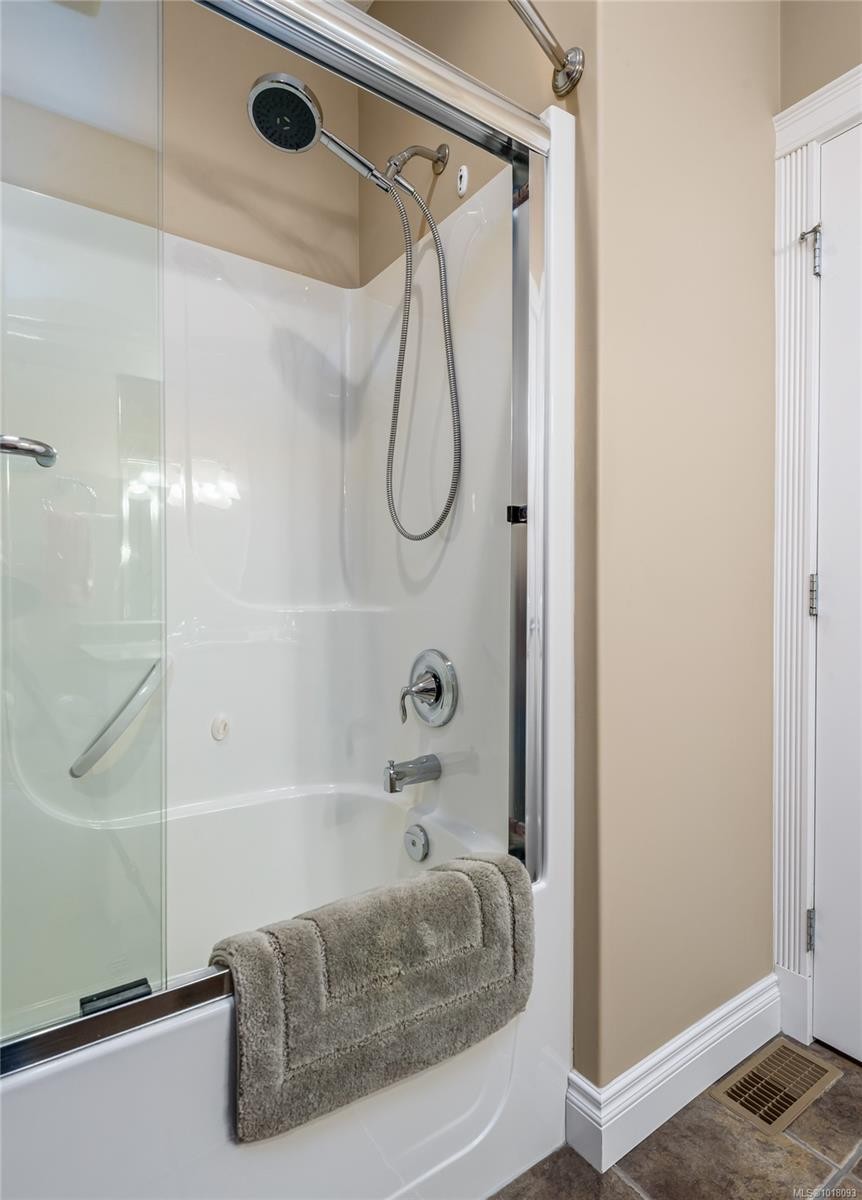 539 Spitfire Dr, Comox, BC