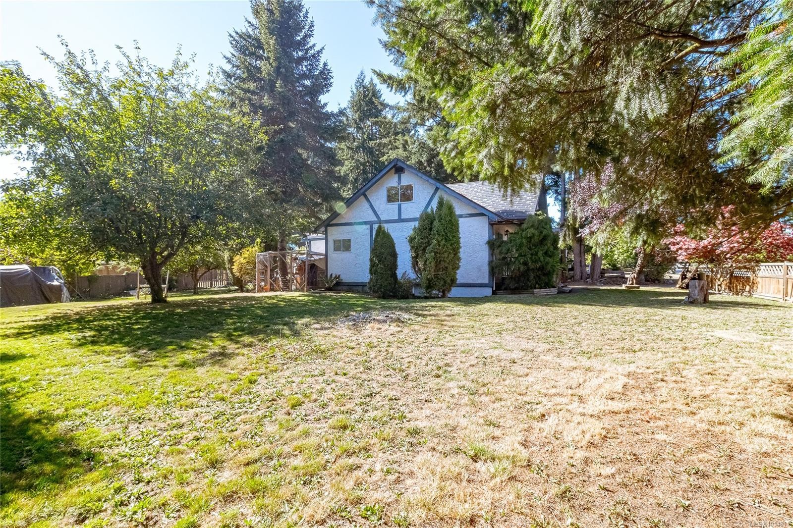 160 Comiaken Ave, Lake Cowichan, BC