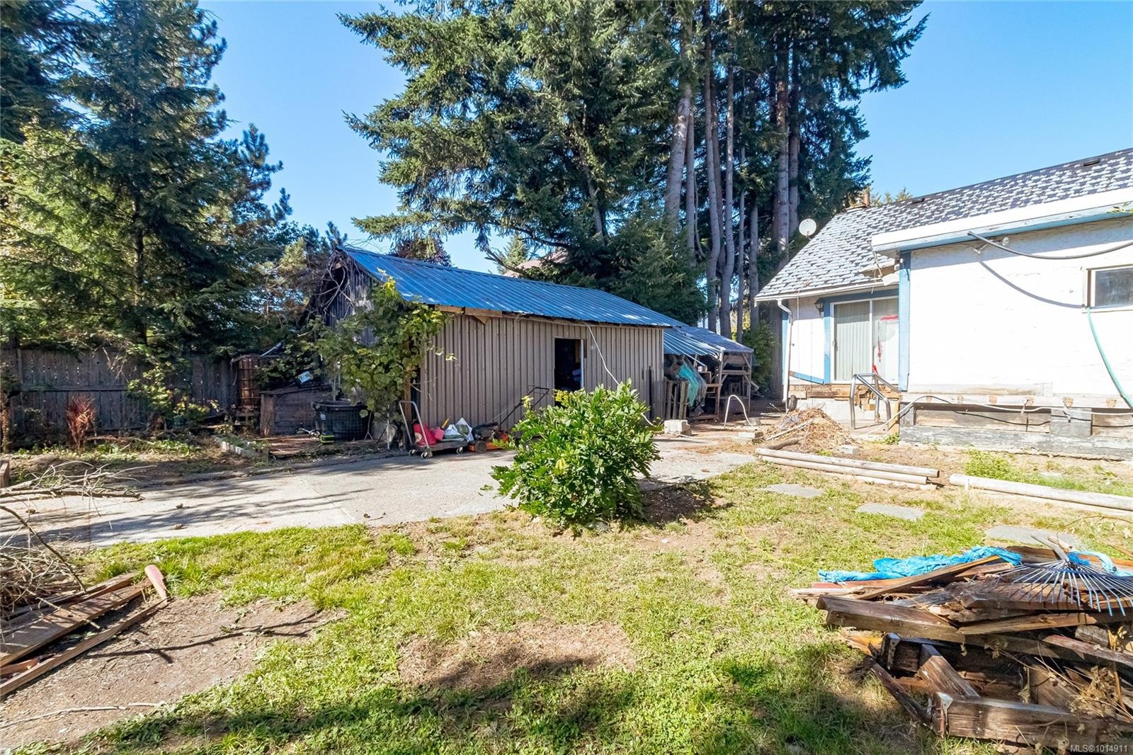 160 Comiaken Ave, Lake Cowichan, BC