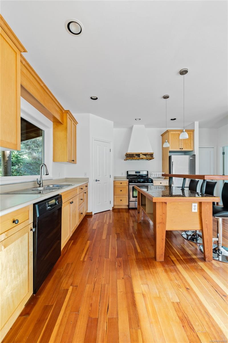 211 Long Harbour Rd, Salt Spring, BC