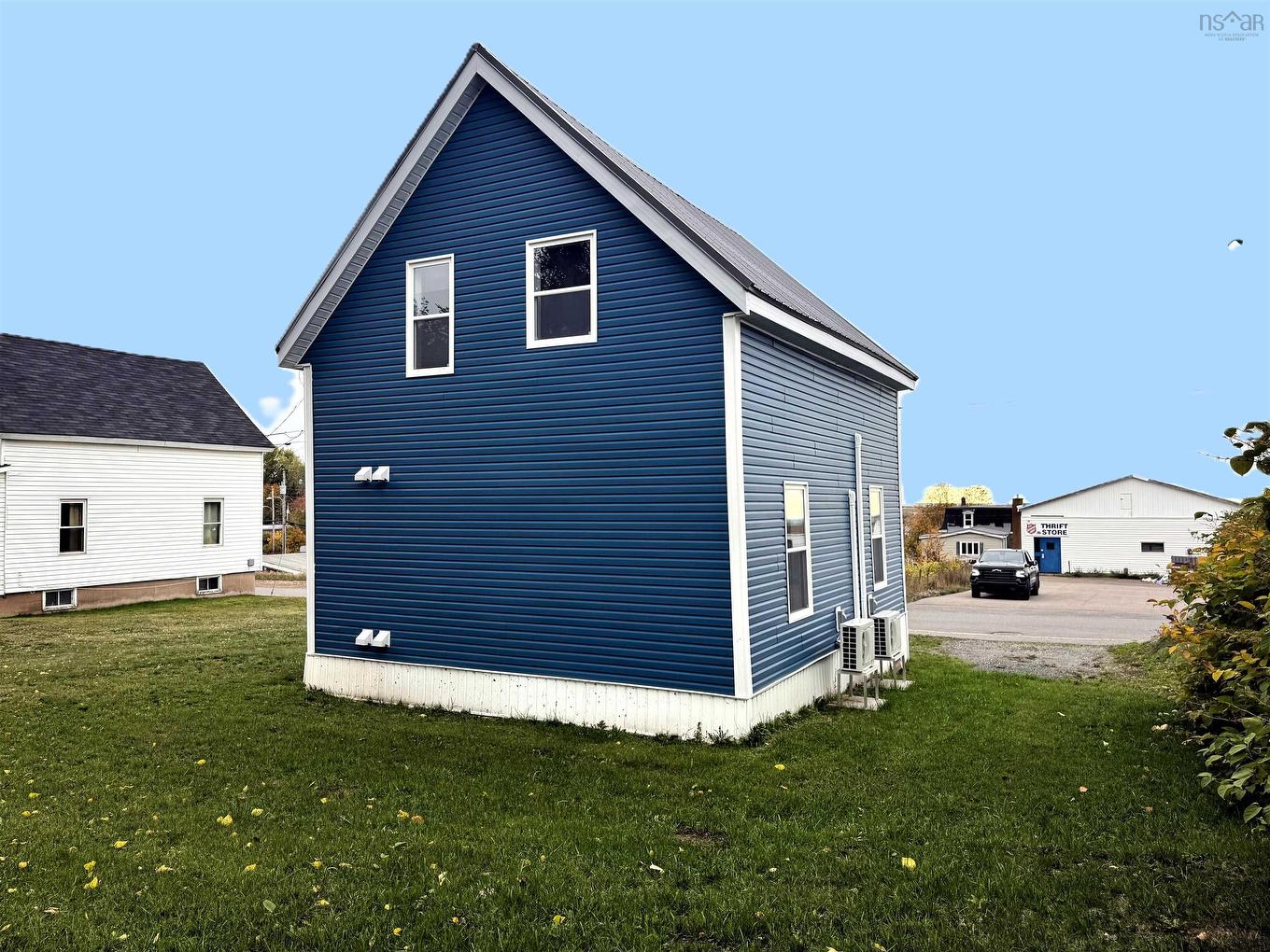 10 Pioneer Street, Springhill, NS