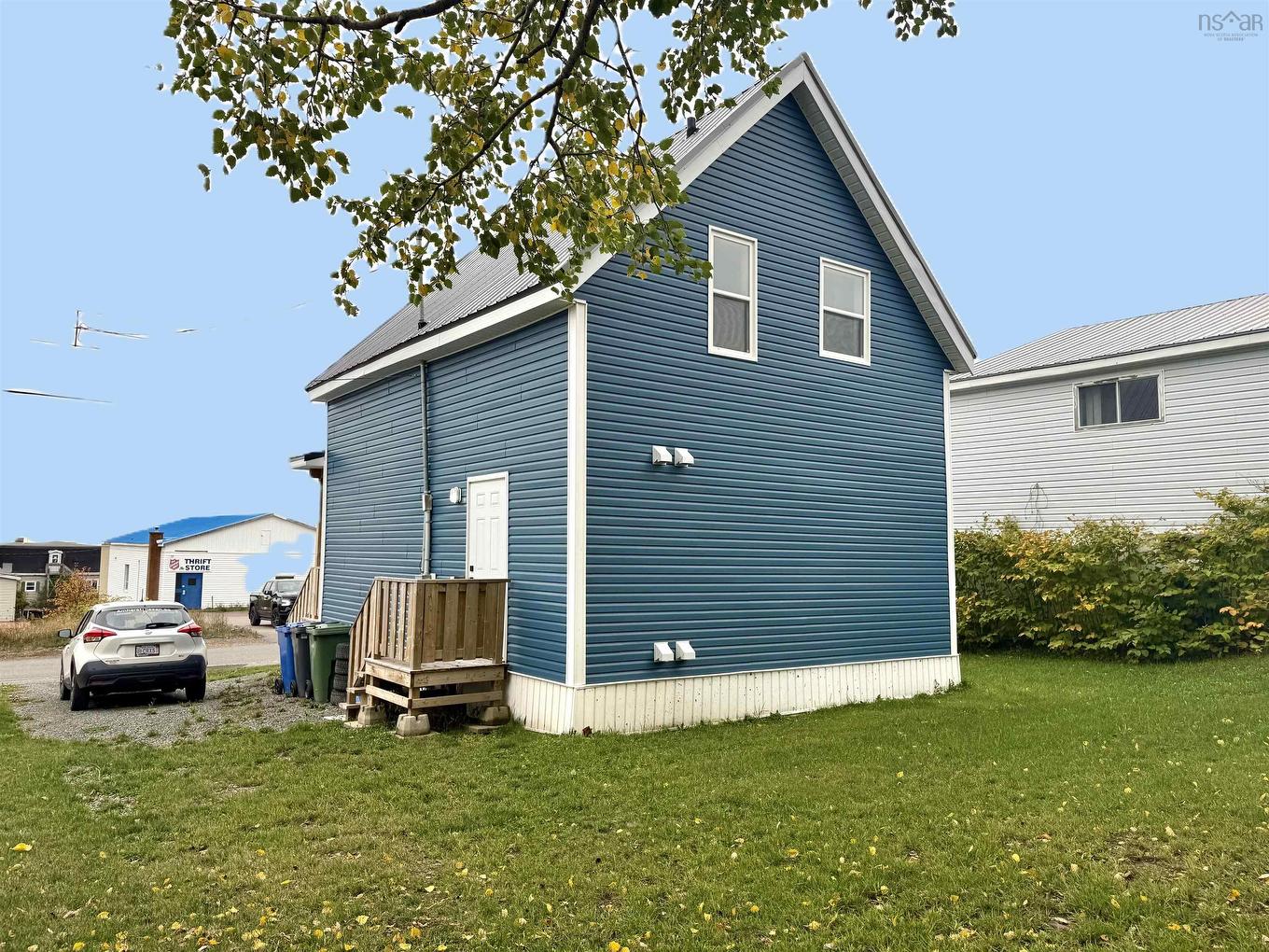 10 Pioneer Street, Springhill, NS