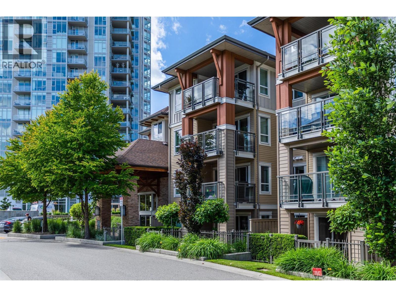 1099 Sunset Drive Unit# 424, Kelowna, BC - Outdoor With Facade