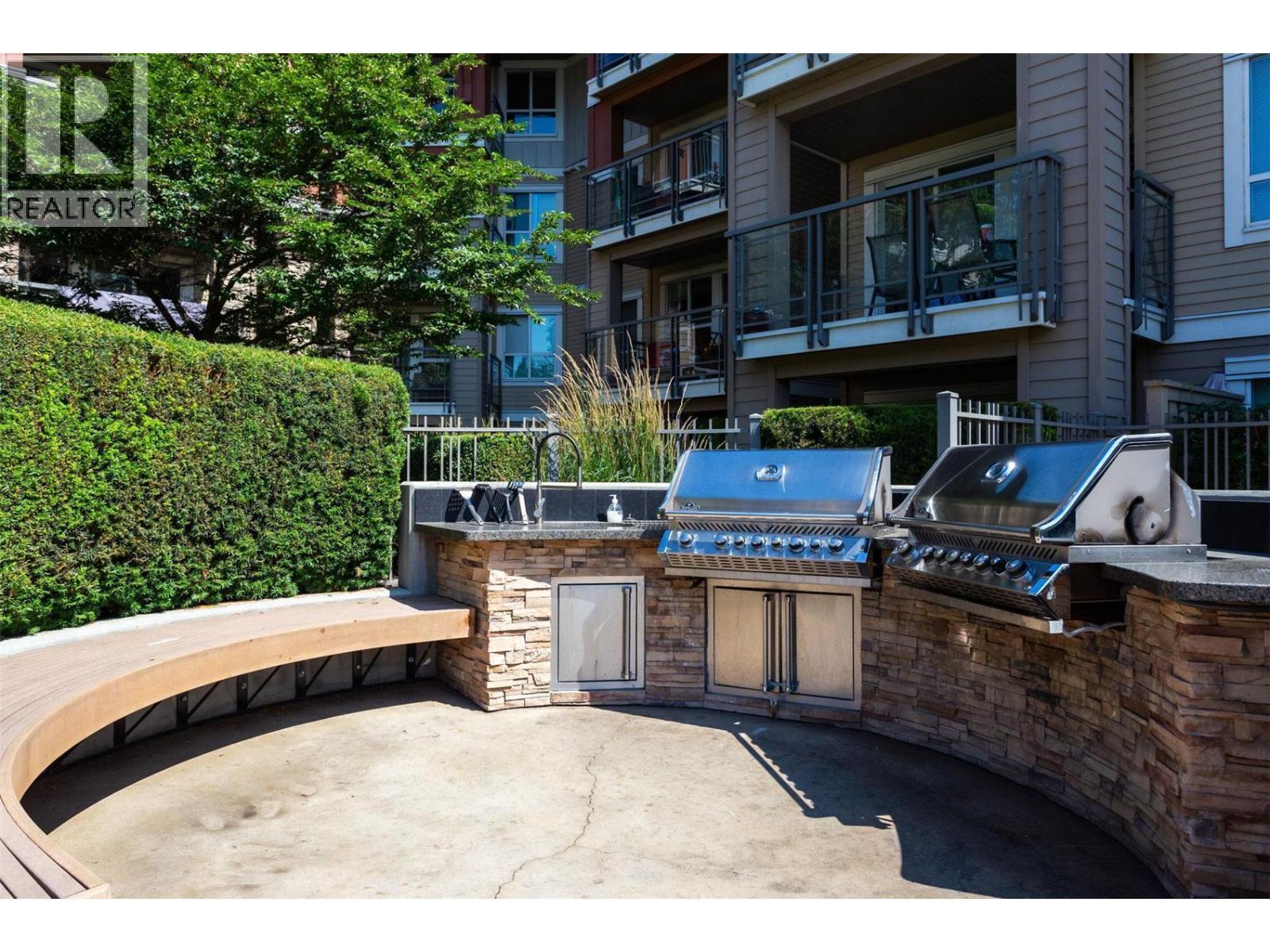 1099 Sunset Drive Unit# 424, Kelowna, BC - Outdoor