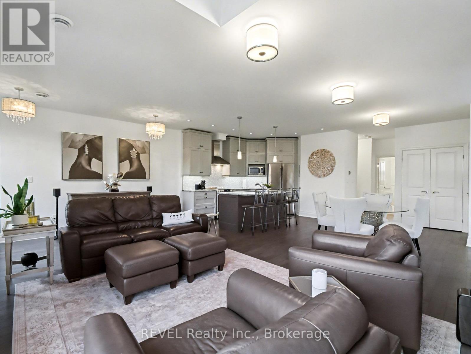 A7 - 7 Aberdeen Lane S, Niagara-On-The-Lake (Town), ON - Indoor Photo Showing Living Room
