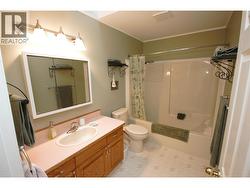 Main Bathroom -