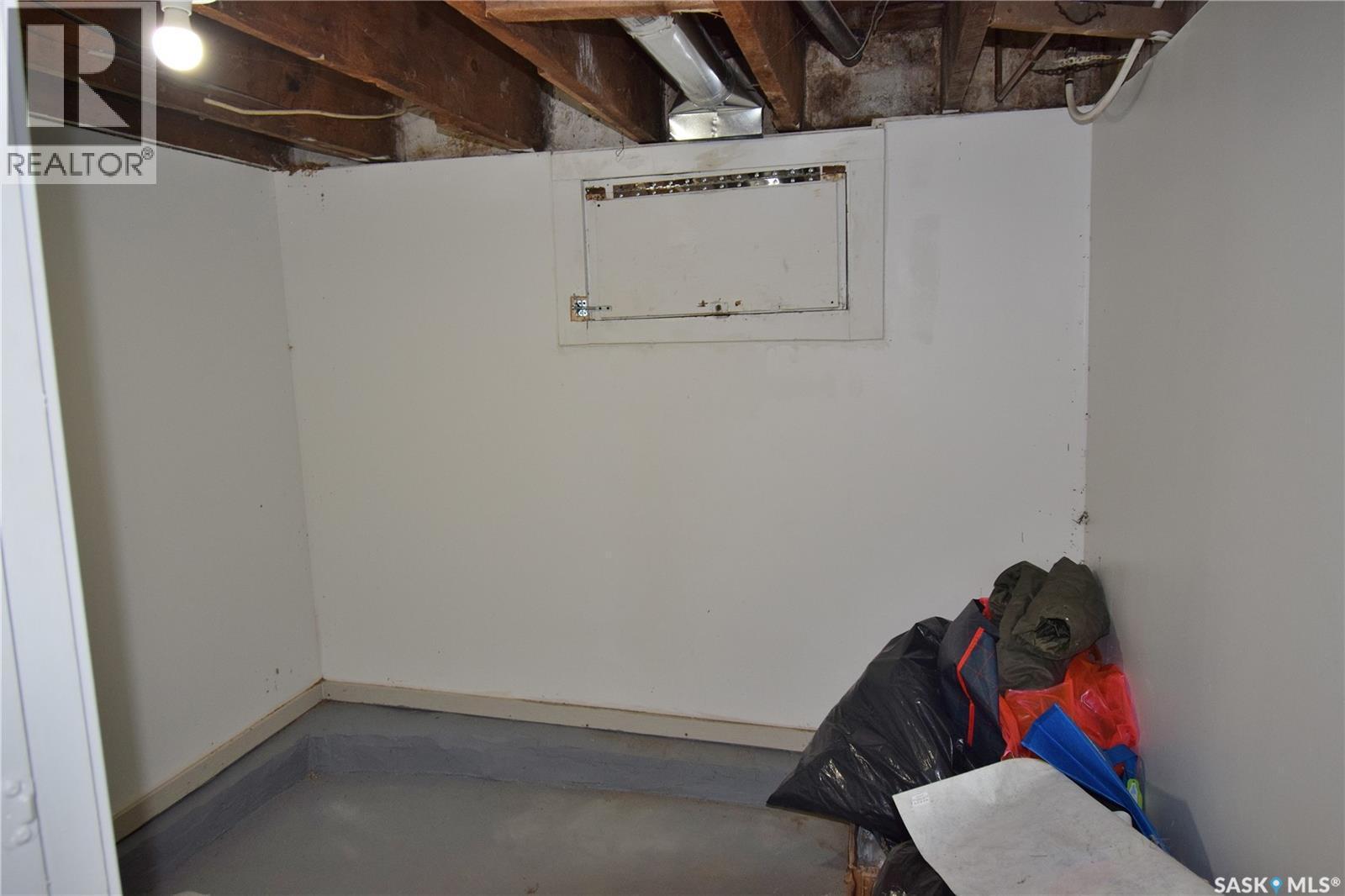 860 13Th Street W, Prince Albert, SK - Indoor Photo Showing Basement