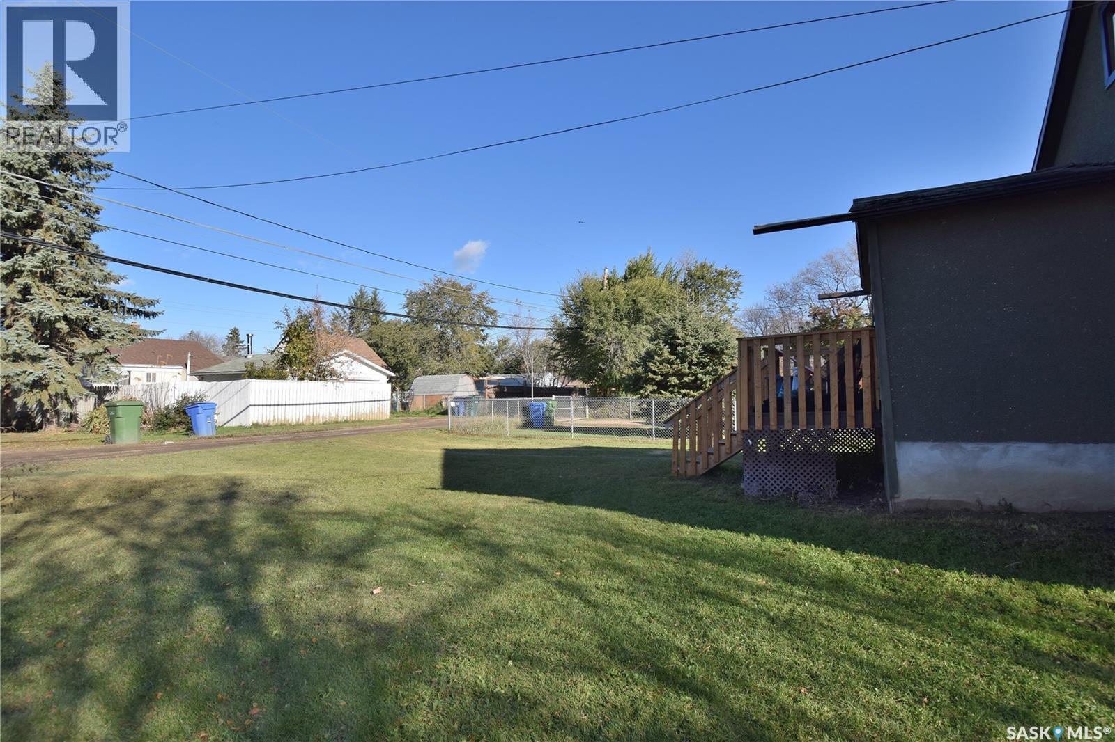 860 13Th Street W, Prince Albert, SK - Outdoor