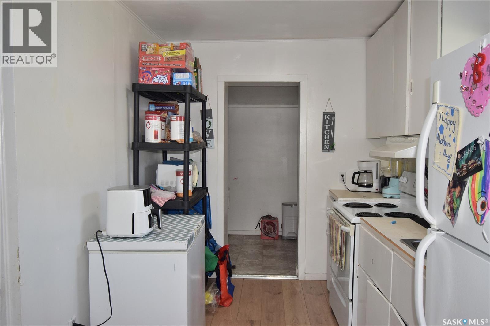 860 13Th Street W, Prince Albert, SK - Indoor