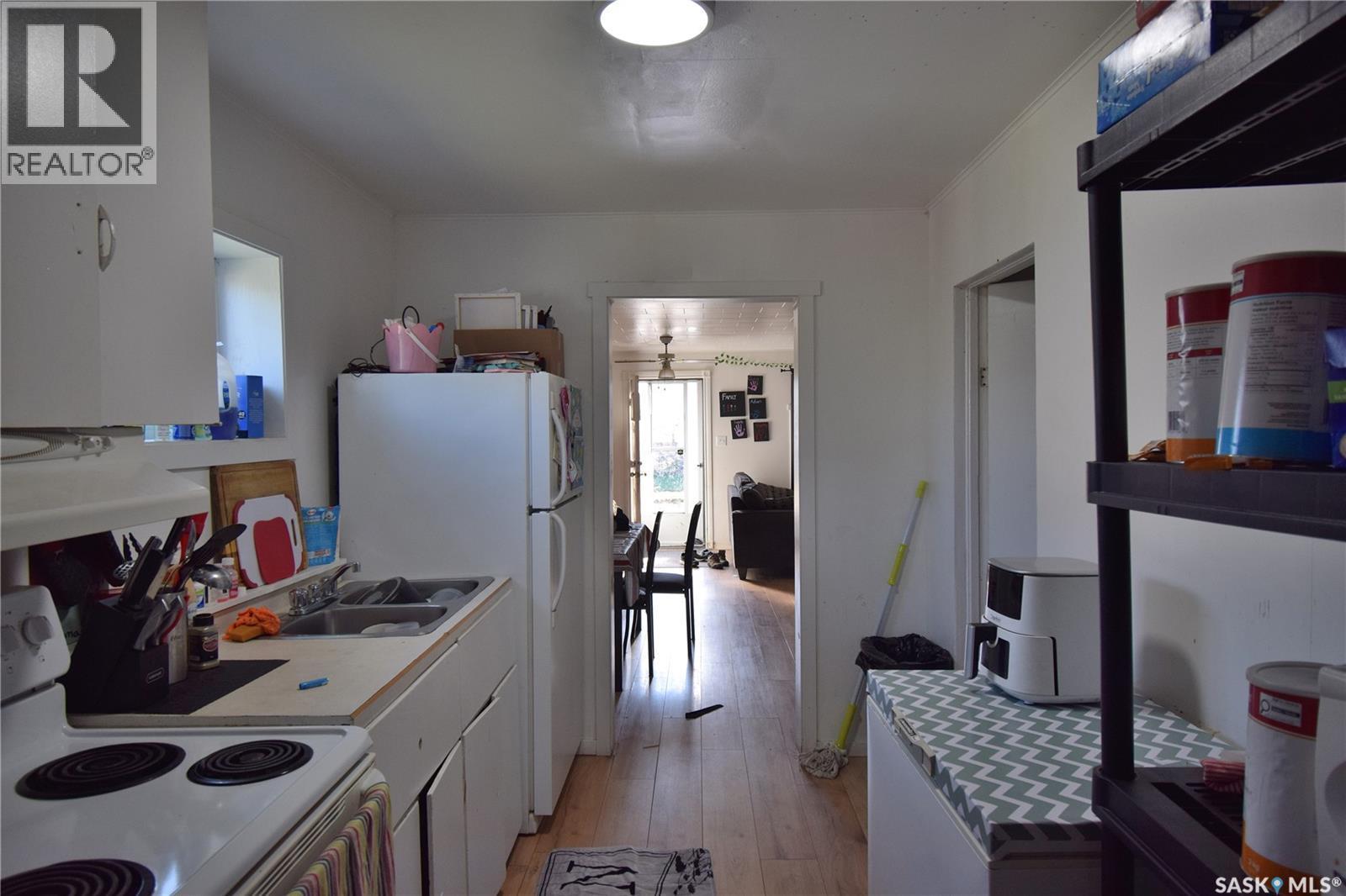 860 13Th Street W, Prince Albert, SK - Indoor Photo Showing Kitchen