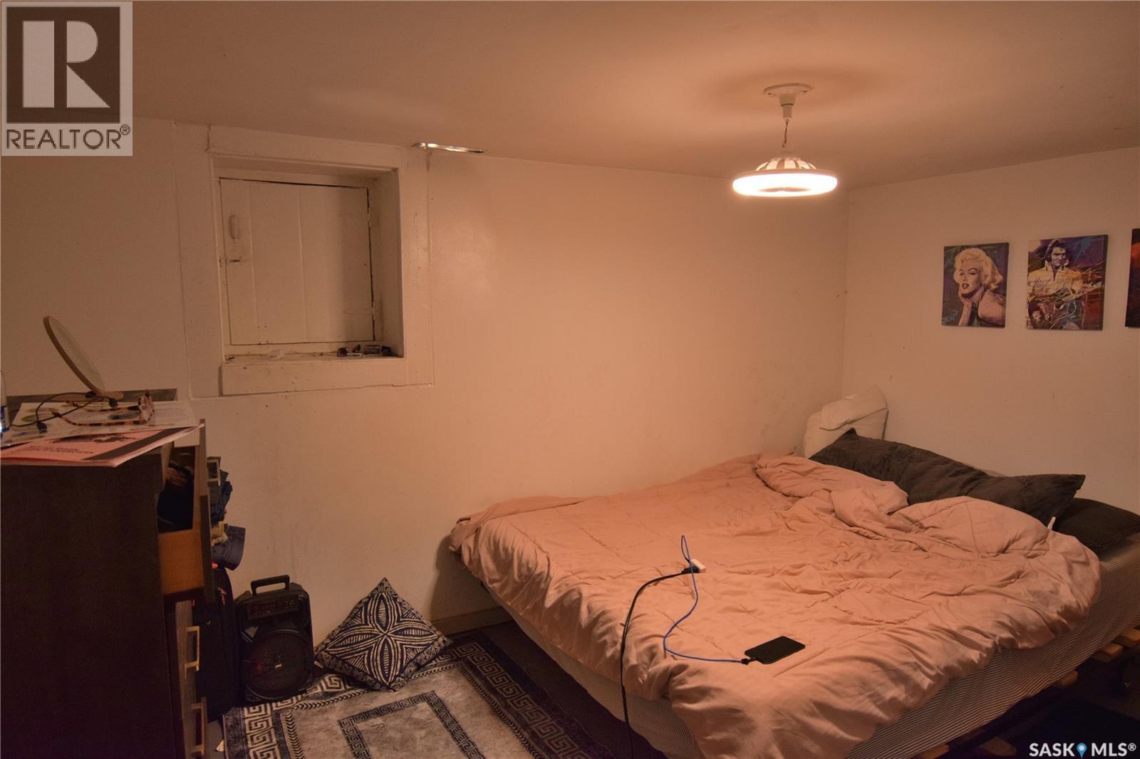 860 13Th Street W, Prince Albert, SK - Indoor Photo Showing Bedroom