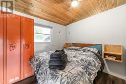 2nd bedroom with lockers -