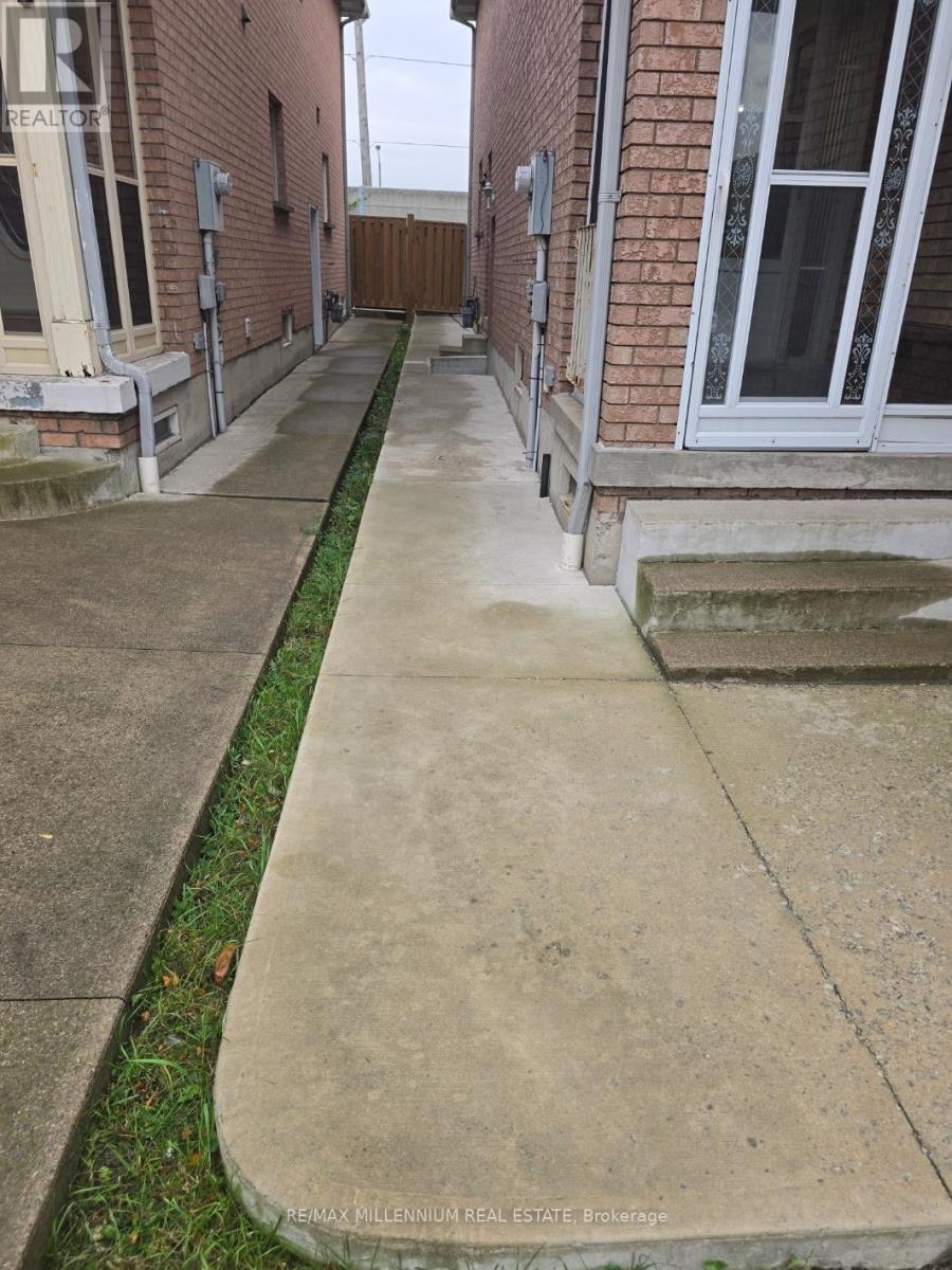 83 Cinrickbar Drive, Toronto, ON