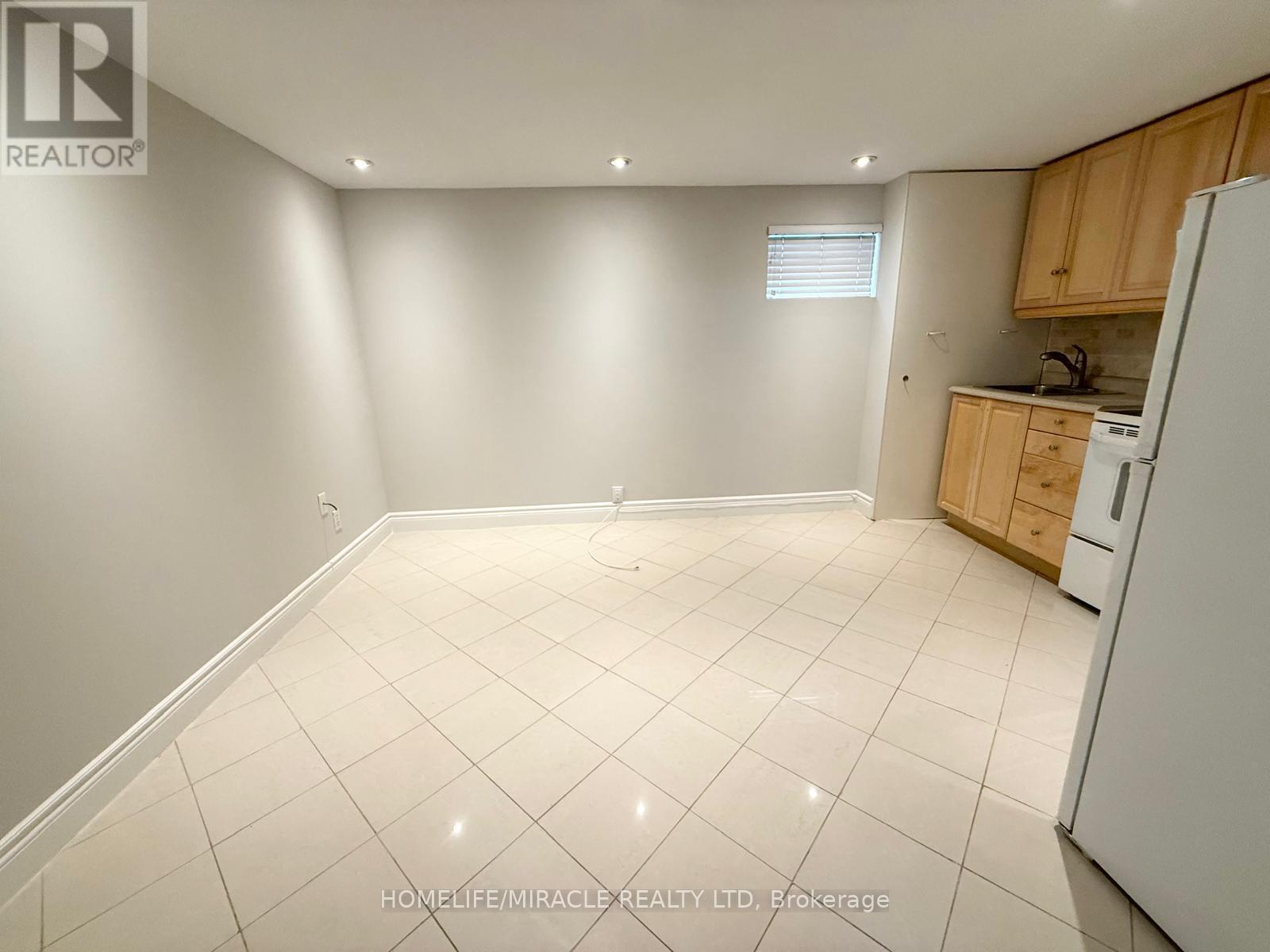 Basement Kitchen - 91 Garside Crescent, Brampton, ON - Indoor