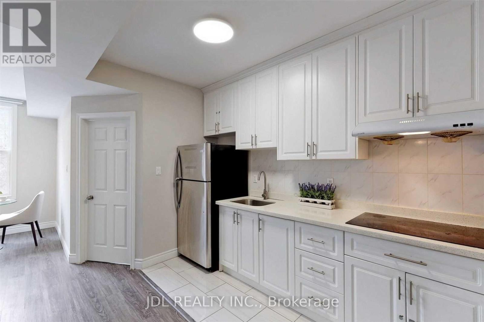 216 Mc Caul Street, Toronto, ON - Indoor Photo Showing Kitchen