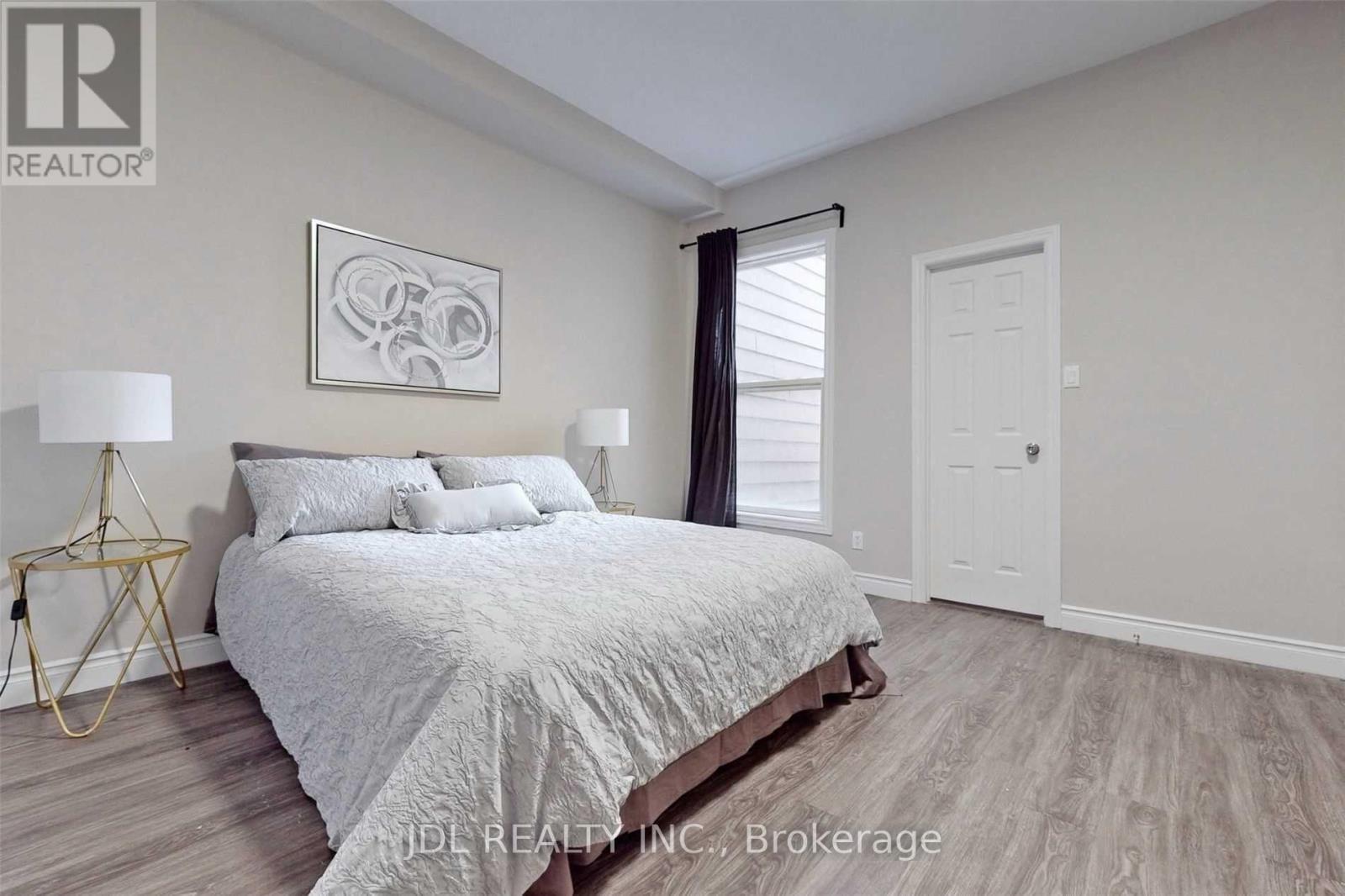 216 Mc Caul Street, Toronto, ON - Indoor Photo Showing Bedroom