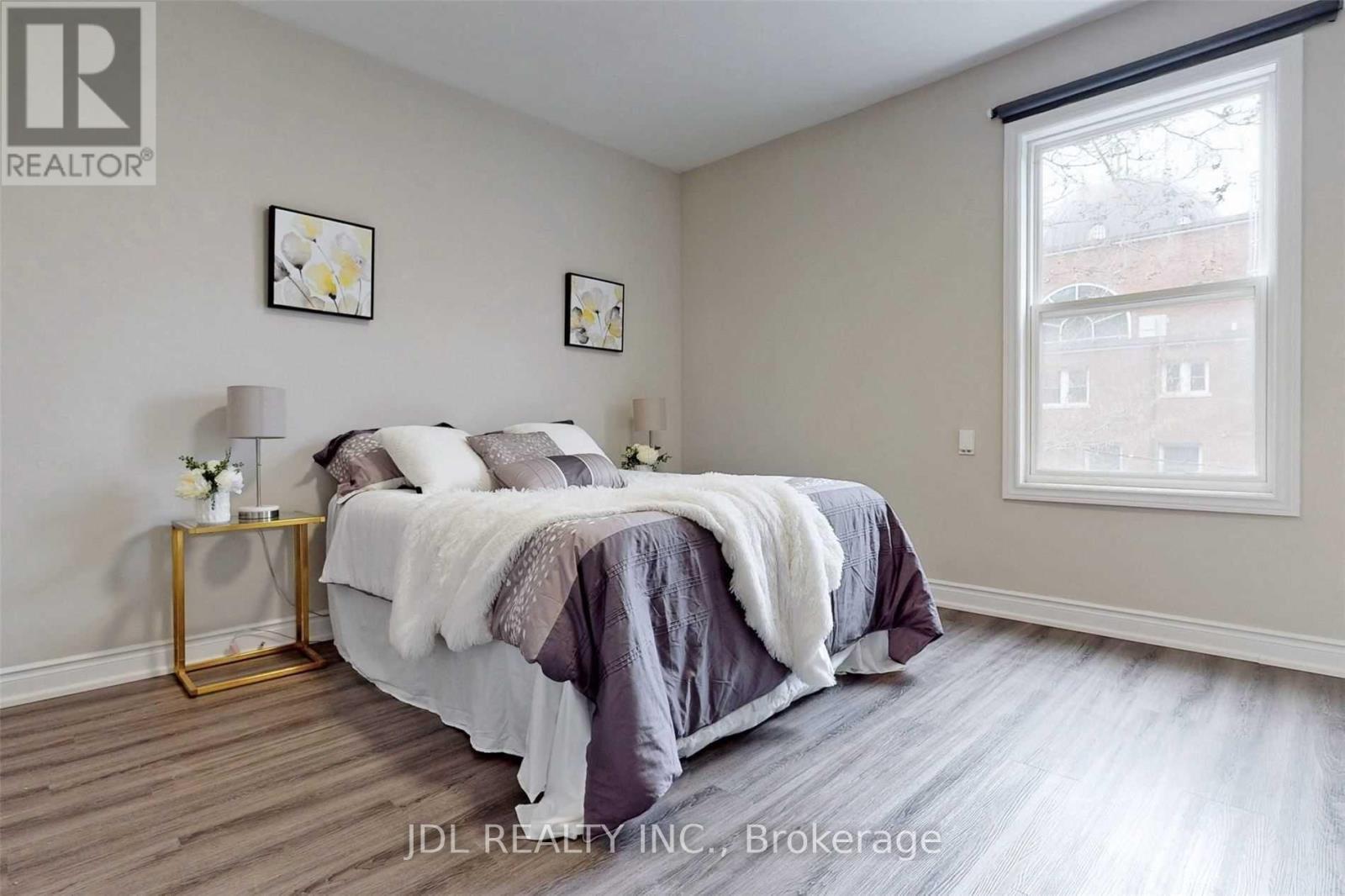216 Mc Caul Street, Toronto, ON - Indoor Photo Showing Bedroom