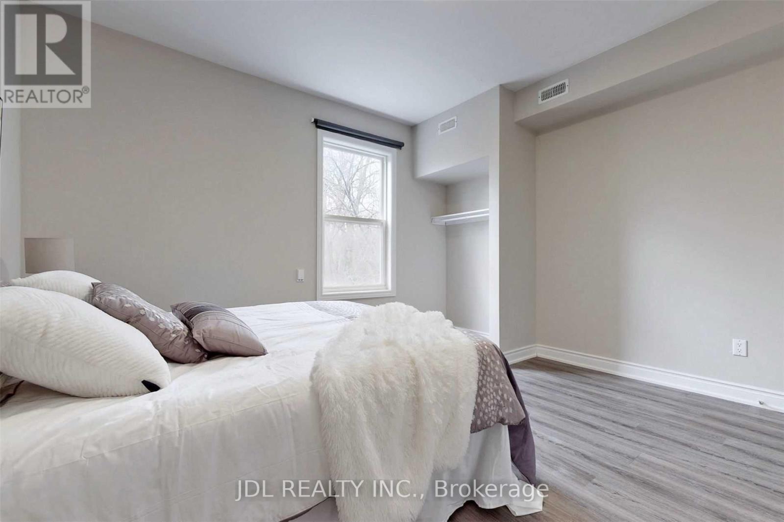 216 Mc Caul Street, Toronto, ON - Indoor Photo Showing Bedroom