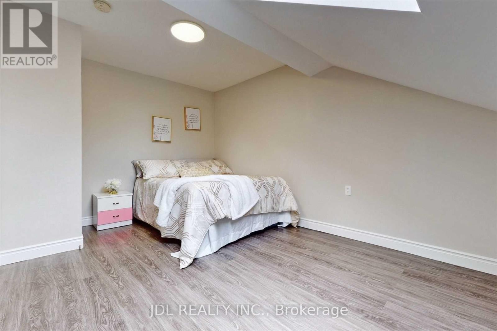 216 Mc Caul Street, Toronto, ON - Indoor Photo Showing Bedroom
